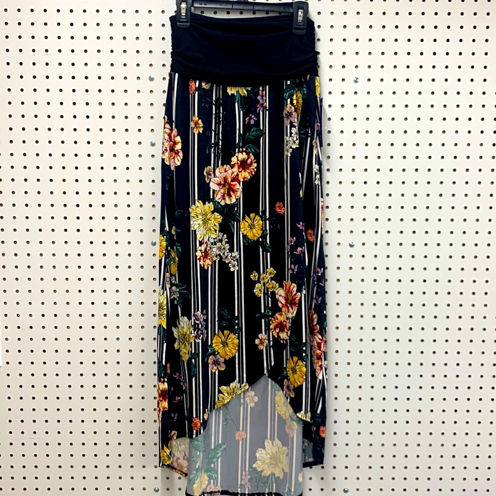 NEW--Apt 9 Floral Skirt
